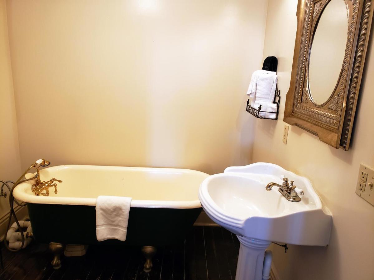 Iron Horse Hotel Blackwater エクステリア 写真