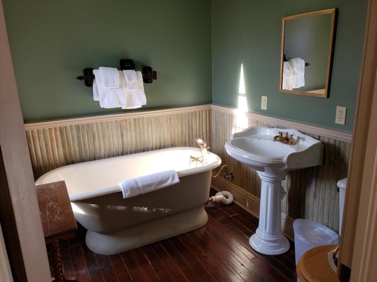 Iron Horse Hotel Blackwater エクステリア 写真
