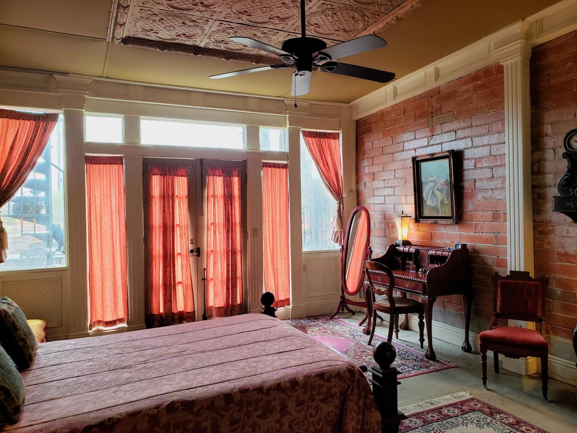 Iron Horse Hotel Blackwater エクステリア 写真