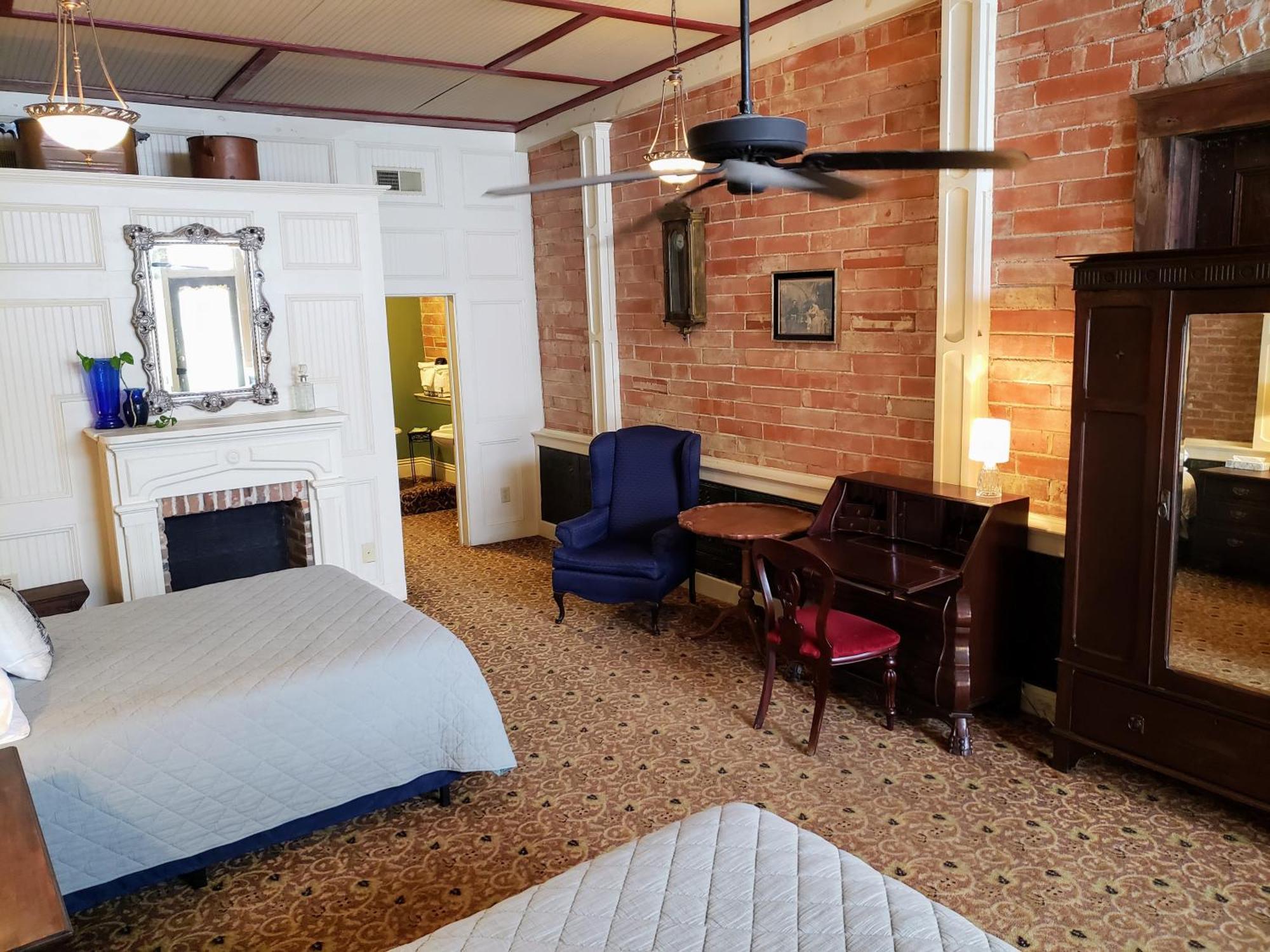 Iron Horse Hotel Blackwater エクステリア 写真